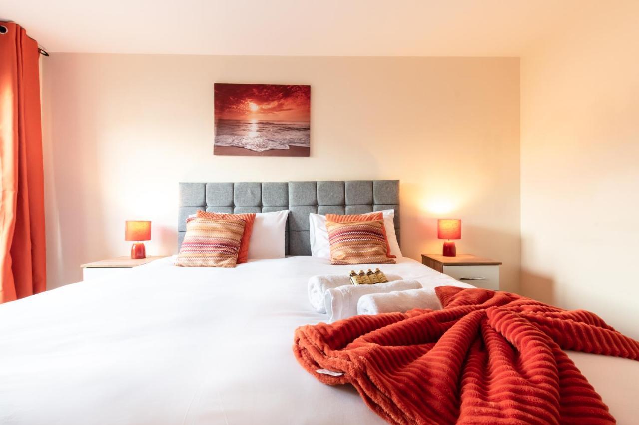 City Centre Comfort: Spacious 2-Bed with Smart TVs and Secure Parking Southampton Exterior photo