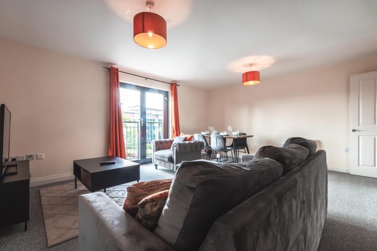 City Centre Comfort: Spacious 2-Bed with Smart TVs and Secure Parking Southampton Exterior photo