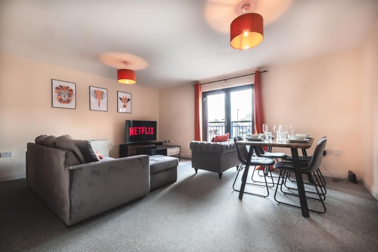 City Centre Comfort: Spacious 2-Bed with Smart TVs and Secure Parking Southampton Exterior photo